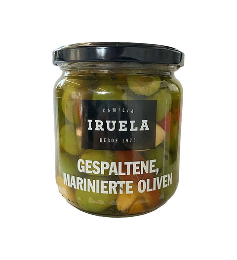 Gespaltene, marinierte Oliven